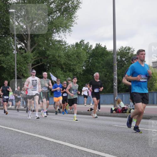 29.06.2025 - hella hamburg halbmarathon Luisa Fischer http://msf.ph/oto/8462367 29.06.2025 09:55:16 Kennedybrücke 7067, 15808, 7191, 10796, 14661, 7451, 17720, 4080, 18637, 0099, 1220, 1415, 2233, 3109, 3124, 4080, 4497, 4691, 5477, 7067, 7191, 7432, 7451, 7865, 8467, 10099, 10251, 10796 meine-sportfotos.de