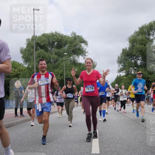 29.06.2025 - hella hamburg halbmarathon Luisa Fischer http://msf.ph/oto/8462376 29.06.2025 10:39:41 Kennedybrücke 5666, 7575, 8793, 3598, 5573, 7576, 18466, 1646, 14133, 18644, 1224, 3401, 3699, 5171, 5540, 5747, 5919, 6417, 8530, 8581, 9229, 9432, 9694, 9701, 10531 meine-sportfotos.de