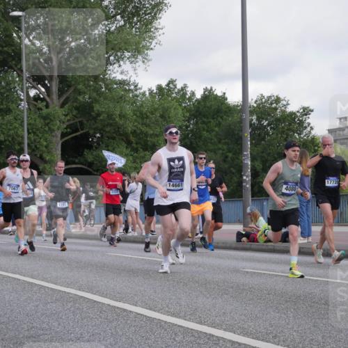 29.06.2025 - hella hamburg halbmarathon Luisa Fischer http://msf.ph/oto/8462412 29.06.2025 09:55:17 Kennedybrücke 7191, 17720, 14661, 1220, 1415, 2233, 3109, 3124, 4080, 4497, 4691, 5477, 7067, 7191, 7432, 7451, 7865, 8467, 10099, 10251, 10796 meine-sportfotos.de