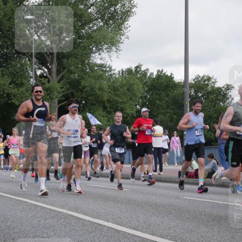 29.06.2025 - hella hamburg halbmarathon Luisa Fischer http://msf.ph/oto/8462473 29.06.2025 09:55:18 Kennedybrücke 12579, 5477, 469, 17000, 67, 312, 1079, 7191, 2233, 1415, 1415, 1468, 2233, 3109, 3124, 4080, 4497, 4691, 5477, 7067, 7191, 7451, 7865, 8467, 10099, 10796 meine-sportfotos.de