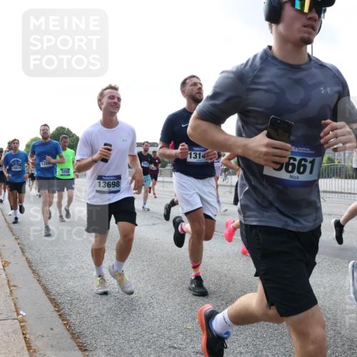 29.06.2025 - hella hamburg halbmarathon Lena Gebhardt http://msf.ph/oto/8462478 29.06.2025 09:54:56 Lombardsbrücke 14814, 1209, 3209, 13698, 9093, 1314, 661, 2592, 1200, 1549, 1817, 1942, 2222, 2367, 2442, 2470, 2561, 2592, 2596, 2670, 2816, 2955, 3208, 3209, 3258, 3562, 4017, 4121, 4816, 4832, 5399, 5447, 5638, 5705, 5706, 5884, 6027, 6266, 6290, 6389, 6723, 6819, 6923, 6978, 6991, 7087, 7274, 7335, 7659, 7709, 7908, 8117, 8142, 8371, 8374, 8437, 8482, 8487, 8657, 8693, 8889, 8916, 8981, 9031, 9038, 9051, 9093, 9159, 9476, 9661, 9710, 9869, 9924, 9931, 10057, 10237, 11333 meine-sportfotos.de