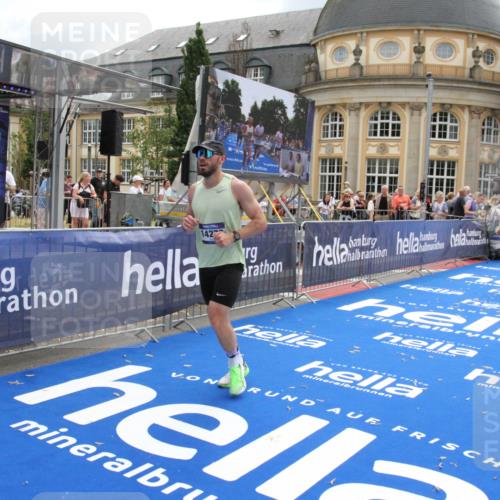 29.06.2025 - hella hamburg halbmarathon Michael Strokosch http://msf.ph/oto/8462491 29.06.2025 10:33:13 Ziel 1910, 6473, 14276, 17802 meine-sportfotos.de