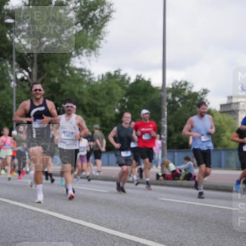 29.06.2025 - hella hamburg halbmarathon Luisa Fischer http://msf.ph/oto/8462496 29.06.2025 09:55:19 Kennedybrücke 7451, 1415, 1468, 2233, 3109, 3124, 4080, 4497, 4691, 5477, 7067, 7191, 7451, 7865, 8467, 10796 meine-sportfotos.de