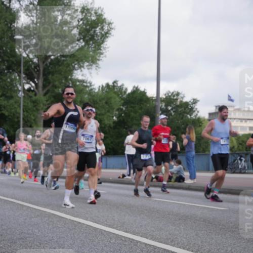 29.06.2025 - hella hamburg halbmarathon Luisa Fischer http://msf.ph/oto/8462517 29.06.2025 09:55:19 Kennedybrücke 17000, 7067, 1415, 1468, 2233, 3109, 3124, 4080, 4497, 4691, 5477, 7067, 7191, 7451, 7865, 8467, 10796 meine-sportfotos.de