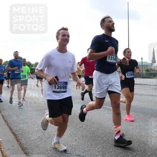 29.06.2025 - hella hamburg halbmarathon Lena Gebhardt http://msf.ph/oto/8462528 29.06.2025 09:54:57 Lombardsbrücke 16403, 14814, 12094, 3209, 13698, 13147, 6389, 259, 1200, 1549, 1817, 1942, 2222, 2367, 2442, 2470, 2561, 2592, 2596, 2670, 2816, 2955, 3208, 3209, 3258, 3562, 4017, 4121, 4816, 4832, 5399, 5447, 5638, 5705, 5706, 5884, 6027, 6266, 6290, 6389, 6723, 6819, 6923, 6978, 6991, 7087, 7274, 7335, 7659, 7908, 8117, 8142, 8371, 8374, 8437, 8482, 8487, 8657, 8693, 8889, 8916, 8981, 9031, 9038, 9051, 9093, 9159, 9476, 9661, 9710, 9869, 9924, 9931, 10057, 11333 meine-sportfotos.de