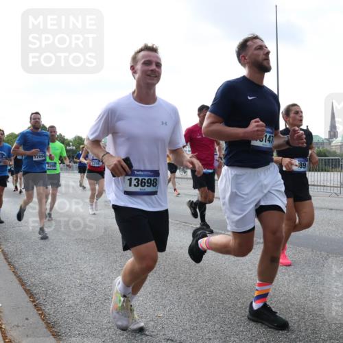 29.06.2025 - hella hamburg halbmarathon Lena Gebhardt http://msf.ph/oto/8462571 29.06.2025 09:54:57 Lombardsbrücke 148, 12094, 3209, 3208, 13698, 147, 89, 1200, 1549, 1817, 1942, 2222, 2367, 2442, 2470, 2561, 2592, 2596, 2670, 2816, 2955, 3208, 3209, 3258, 3562, 4017, 4121, 4816, 4832, 5399, 5447, 5638, 5705, 5706, 5884, 6027, 6266, 6290, 6389, 6723, 6819, 6923, 6978, 6991, 7087, 7274, 7335, 7659, 7908, 8117, 8142, 8371, 8374, 8437, 8482, 8487, 8657, 8693, 8889, 8916, 8981, 9031, 9038, 9051, 9093, 9159, 9476, 9661, 9710, 9869, 9924, 9931, 10057, 11333 meine-sportfotos.de
