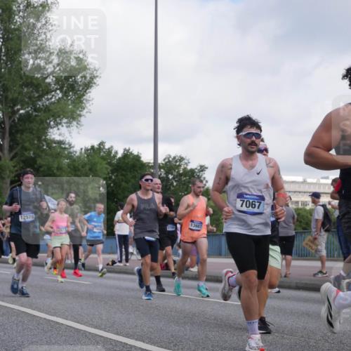 29.06.2025 - hella hamburg halbmarathon Luisa Fischer http://msf.ph/oto/8462580 29.06.2025 09:55:21 Kennedybrücke 12579, 079, 13687, 7067, 17000, 1415, 1468, 2233, 3109, 3124, 4497, 4691, 5476, 5477, 7067, 7191, 7451, 7843, 8467, 10796 meine-sportfotos.de