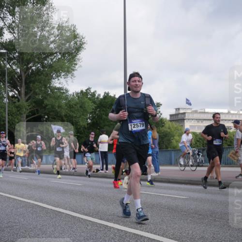 29.06.2025 - hella hamburg halbmarathon Luisa Fischer http://msf.ph/oto/8462625 29.06.2025 09:55:22 Kennedybrücke 1526, 18920, 4497, 2579, 10796, 1415, 1468, 2233, 3109, 3124, 4497, 4691, 5476, 5477, 7067, 7191, 7325, 7451, 7843, 8467, 9081, 10000, 10796 meine-sportfotos.de