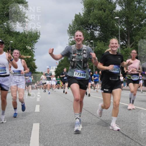 29.06.2025 - hella hamburg halbmarathon Luisa Fischer http://msf.ph/oto/8462886 29.06.2025 10:39:58 Kennedybrücke 7086, 15805, 6228, 1942, 16304, 17349, 5972, 6359, 10123, 3895, 1948, 2811, 3895, 5789, 5809, 6359, 7632, 7773, 8936, 8937, 9806, 10123, 10487 meine-sportfotos.de