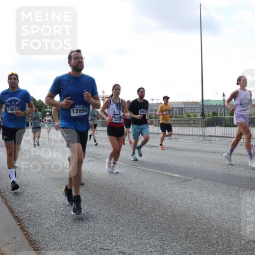 29.06.2025 - hella hamburg halbmarathon Lena Gebhardt http://msf.ph/oto/8462932 29.06.2025 09:54:58 Lombardsbrücke 14814, 12094, 3208, 9093, 1612, 1200, 1549, 1817, 1942, 2222, 2367, 2442, 2470, 2561, 2592, 2596, 2670, 2816, 2955, 3208, 3209, 3258, 4017, 4121, 4816, 4832, 5399, 5447, 5638, 5705, 5706, 5884, 6027, 6266, 6290, 6389, 6723, 6819, 6923, 6938, 6978, 6991, 7087, 7274, 7335, 7659, 7908, 8117, 8142, 8371, 8374, 8437, 8482, 8487, 8657, 8693, 8889, 8916, 8981, 9031, 9038, 9051, 9093, 9159, 9476, 9661, 9710, 9869, 9924, 9931, 10057, 11333 meine-sportfotos.de