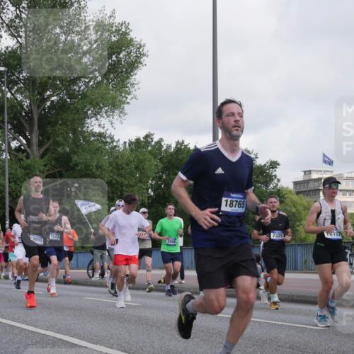 29.06.2025 - hella hamburg halbmarathon Luisa Fischer http://msf.ph/oto/8462998 29.06.2025 09:55:30 Kennedybrücke 1070, 0000, 1613, 1905, 3098, 18765, 7325, 1510, 1070, 1468, 1613, 1782, 2189, 3021, 3098, 3917, 3928, 4277, 4933, 4981, 5476, 5682, 6152, 6716, 7005, 7093, 7325, 7599, 7843, 8664, 8694, 8722, 9081, 9213, 9540, 10000, 10750 meine-sportfotos.de