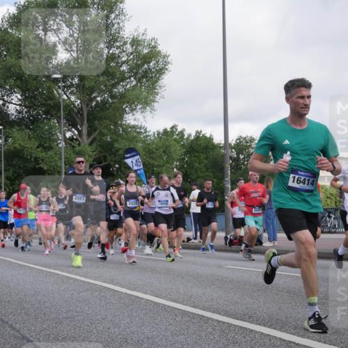 29.06.2025 - hella hamburg halbmarathon Luisa Fischer http://msf.ph/oto/8463214 29.06.2025 09:55:35 Kennedybrücke 9213, 2783, 4981, 15133, 1, 45, 3928, 921, 16058, 2189, 16414, 15760, 19, 9540, 1012, 1070, 1613, 1735, 1782, 2048, 2189, 2590, 2970, 3021, 3098, 3304, 3907, 3917, 3928, 4277, 4933, 4981, 5682, 6152, 6716, 7005, 7093, 7325, 7599, 8145, 8664, 8694, 8722, 9081, 9213, 9232, 9374, 9538, 9540, 10000, 10208, 10313, 10750 meine-sportfotos.de