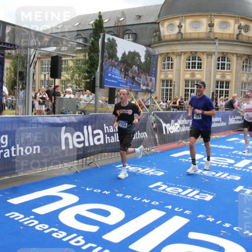 29.06.2025 - hella hamburg halbmarathon Michael Strokosch http://msf.ph/oto/8463251 29.06.2025 10:33:23 Ziel 1959, 4679, 7723, 9047, 14167, 16881, 17175, 17489, 18455 meine-sportfotos.de