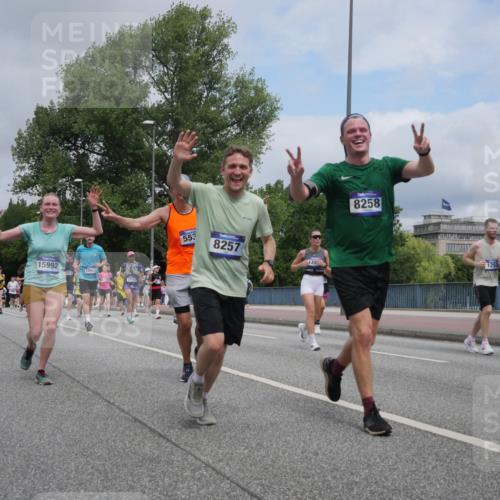 29.06.2025 - hella hamburg halbmarathon Luisa Fischer http://msf.ph/oto/8463258 29.06.2025 10:40:13 Kennedybrücke 15992, 12463, 3714, 553, 8257, 139, 8258, 1253, 1253, 1488, 1490, 1597, 1952, 2072, 2552, 3165, 3398, 3428, 3714, 5560, 5786, 6804, 7202, 7235, 7707, 7823, 8257, 8258, 8315, 10862 meine-sportfotos.de