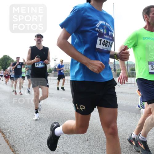 29.06.2025 - hella hamburg halbmarathon Lena Gebhardt http://msf.ph/oto/8463260 29.06.2025 09:54:59 Lombardsbrücke 16403, 692, 15512, 16110, 14814, 3209, 1200, 1549, 1817, 1942, 2222, 2274, 2367, 2442, 2470, 2561, 2592, 2596, 2670, 2816, 2955, 3208, 3209, 3258, 4121, 4816, 4832, 5399, 5447, 5638, 5705, 5706, 5884, 6027, 6290, 6389, 6723, 6819, 6923, 6938, 6978, 6991, 7087, 7274, 7335, 7659, 7908, 8117, 8142, 8371, 8374, 8437, 8482, 8487, 8657, 8693, 8889, 8916, 8981, 9031, 9038, 9051, 9093, 9159, 9476, 9661, 9710, 9869, 9924, 9931, 11333 meine-sportfotos.de