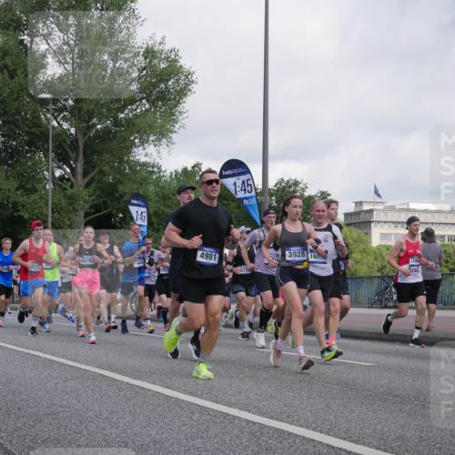 29.06.2025 - hella hamburg halbmarathon Luisa Fischer http://msf.ph/oto/8463283 29.06.2025 09:55:36 Kennedybrücke 1, 45, 13403, 12783, 213, 14690, 1843, 4981, 1, 45, 3928, 16058, 12966, 9540, 15, 1012, 1070, 1613, 1735, 1782, 2048, 2189, 2590, 2970, 3021, 3098, 3304, 3907, 3917, 3928, 4277, 4933, 4981, 5682, 6152, 6716, 7005, 7093, 7599, 8145, 8664, 8694, 8704, 8722, 9213, 9232, 9374, 9538, 9540, 10208, 10313, 10750 meine-sportfotos.de
