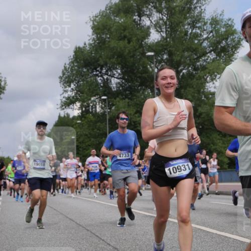29.06.2025 - hella hamburg halbmarathon Luisa Fischer http://msf.ph/oto/8463558 29.06.2025 10:40:28 Kennedybrücke 19018, 4733, 10931, 56, 1022, 1118, 1276, 1819, 2104, 2199, 2272, 3230, 3873, 4347, 4733, 5146, 5224, 5940, 6584, 6821, 8758, 9054, 9055, 10024, 10112, 10476, 10762, 10798 meine-sportfotos.de