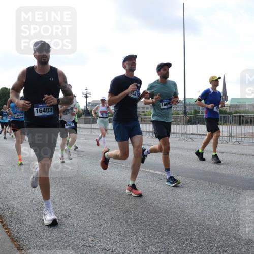 29.06.2025 - hella hamburg halbmarathon Lena Gebhardt http://msf.ph/oto/8463570 29.06.2025 09:55:01 Lombardsbrücke 9476, 18882, 16403, 6923, 12161, 5512, 16062, 126, 1200, 1683, 1817, 1942, 2222, 2274, 2367, 2442, 2470, 2592, 2596, 2670, 2816, 2955, 3208, 3209, 3258, 3747, 4121, 4832, 5399, 5447, 5638, 5705, 5706, 5884, 6027, 6290, 6389, 6723, 6836, 6923, 6938, 6978, 6991, 7052, 7087, 7274, 7335, 7659, 7908, 8117, 8371, 8374, 8437, 8482, 8487, 8657, 8693, 8889, 8916, 8981, 9031, 9038, 9051, 9093, 9159, 9476, 9661, 9710, 9869, 9924, 9931, 11333 meine-sportfotos.de