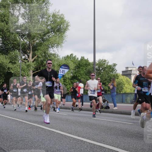 29.06.2025 - hella hamburg halbmarathon Luisa Fischer http://msf.ph/oto/8463621 29.06.2025 09:55:44 Kennedybrücke 17259585, 6712, 7765, 76, 14351, 17835, 11291, 1, 45, 19207, 8704, 12154, 9374, 10208, 1012, 1163, 1176, 1391, 1735, 2048, 2213, 2590, 2788, 2970, 3304, 3907, 4997, 5623, 5624, 6712, 7147, 7204, 7765, 8063, 8145, 8704, 8819, 9232, 9374, 9534, 9538, 9585, 10208, 10246, 10313 meine-sportfotos.de