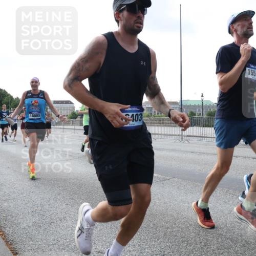 29.06.2025 - hella hamburg halbmarathon Lena Gebhardt http://msf.ph/oto/8463698 29.06.2025 09:55:01 Lombardsbrücke 9476, 18882, 403, 15512, 1606, 1200, 1683, 1817, 1942, 2222, 2274, 2367, 2442, 2470, 2592, 2596, 2670, 2816, 2955, 3208, 3209, 3258, 3747, 4121, 4832, 5399, 5447, 5638, 5705, 5706, 5884, 6027, 6290, 6389, 6723, 6836, 6923, 6938, 6978, 6991, 7052, 7087, 7274, 7335, 7659, 7908, 8117, 8371, 8374, 8437, 8482, 8487, 8657, 8693, 8889, 8916, 8981, 9031, 9038, 9051, 9093, 9159, 9476, 9661, 9710, 9869, 9924, 9931, 11333 meine-sportfotos.de