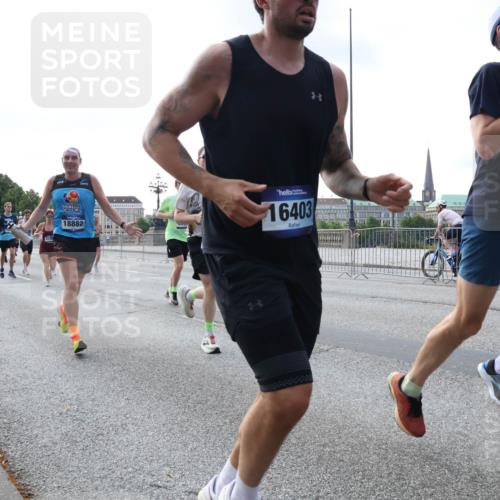 29.06.2025 - hella hamburg halbmarathon Lena Gebhardt http://msf.ph/oto/8463713 29.06.2025 09:55:01 Lombardsbrücke 9476, 18882, 16403, 1551, 1606, 1200, 1683, 1817, 1942, 2222, 2274, 2367, 2442, 2470, 2592, 2596, 2670, 2816, 2955, 3208, 3209, 3258, 3747, 4121, 4832, 5399, 5447, 5638, 5705, 5706, 5884, 6027, 6290, 6389, 6723, 6836, 6923, 6938, 6978, 6991, 7052, 7087, 7274, 7335, 7659, 7908, 8117, 8371, 8374, 8437, 8482, 8487, 8657, 8693, 8889, 8916, 8981, 9031, 9038, 9051, 9093, 9159, 9476, 9661, 9710, 9869, 9924, 9931, 11333 meine-sportfotos.de
