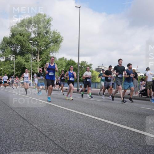 29.06.2025 - hella hamburg halbmarathon Luisa Fischer http://msf.ph/oto/8463761 29.06.2025 09:55:51 Kennedybrücke 17259, 12035, 5624, 7204, 714, 67, 1163, 1176, 1391, 1558, 1759, 2213, 2402, 2788, 3146, 4091, 4997, 5624, 6081, 6712, 7147, 7204, 7322, 7450, 7765, 8063, 8819, 9534, 9585, 9794 meine-sportfotos.de