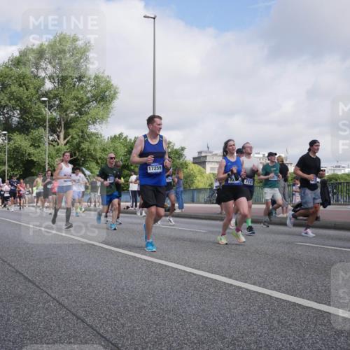 29.06.2025 - hella hamburg halbmarathon Luisa Fischer http://msf.ph/oto/8463784 29.06.2025 09:55:52 Kennedybrücke 17259, 051, 881, 7147, 12035, 806, 1163, 1176, 1391, 1558, 1759, 2213, 2402, 2788, 3146, 4091, 4997, 5624, 6081, 6712, 7147, 7204, 7322, 7450, 8063, 8819, 9544, 9585, 9794 meine-sportfotos.de