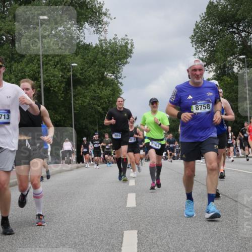 29.06.2025 - hella hamburg halbmarathon Luisa Fischer http://msf.ph/oto/8463795 29.06.2025 10:40:34 Kennedybrücke 17713, 8758, 1954, 4618, 2104, 50, 7544, 177, 19641, 1276, 1339, 1819, 2104, 2199, 2272, 2480, 4347, 4618, 5146, 5640, 5940, 6243, 6584, 6821, 7085, 8758, 9054, 10476, 10798 meine-sportfotos.de