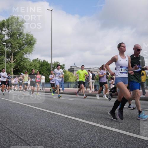 29.06.2025 - hella hamburg halbmarathon Luisa Fischer http://msf.ph/oto/8463848 29.06.2025 09:55:55 Kennedybrücke 17190, 11094, 19, 1391, 1558, 1759, 2234, 2365, 2402, 2623, 3146, 4091, 4553, 5022, 5624, 5692, 6081, 7147, 7322, 7450, 8063, 8819, 9544, 9794 meine-sportfotos.de