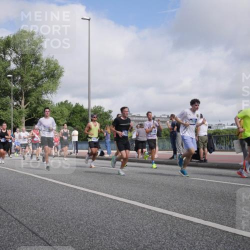 29.06.2025 - hella hamburg halbmarathon Luisa Fischer http://msf.ph/oto/8463875 29.06.2025 09:55:56 Kennedybrücke 14275, 18631, 1550, 1610, 17190, 1558, 1759, 2234, 2365, 2402, 2623, 3146, 4091, 4310, 4553, 5022, 5692, 6081, 6375, 7147, 7322, 7450, 8819, 9544, 9794 meine-sportfotos.de