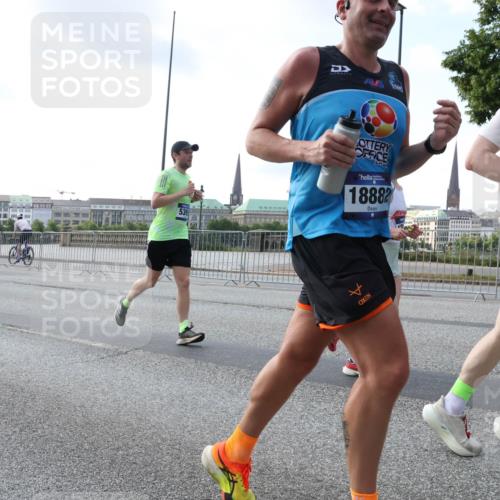 29.06.2025 - hella hamburg halbmarathon Lena Gebhardt http://msf.ph/oto/8463893 29.06.2025 09:55:02 Lombardsbrücke 5705, 539, 18882, 1200, 1683, 1817, 1942, 2207, 2222, 2274, 2287, 2367, 2442, 2592, 2596, 2670, 2816, 2955, 3208, 3209, 3258, 3747, 4121, 4832, 5102, 5399, 5447, 5638, 5705, 5884, 6027, 6158, 6290, 6389, 6723, 6836, 6923, 6938, 6978, 6991, 7052, 7087, 7335, 7659, 7908, 8117, 8371, 8437, 8482, 8487, 8657, 8693, 8889, 8916, 8981, 9031, 9038, 9051, 9093, 9159, 9476, 9661, 9710, 9869, 9924, 9931, 11333 meine-sportfotos.de