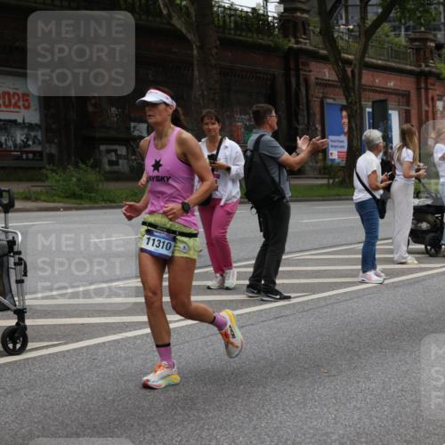 29.06.2025 - hella hamburg halbmarathon Yannick Fuchs http://msf.ph/oto/8463903 29.06.2025 10:56:59 20KM 1114, 1126, 1194, 1420, 1427, 1531, 1851, 1881, 2447, 2582, 2683, 2911, 3001, 3182, 3248, 3625, 4389, 4511, 4538, 4665, 5058, 5511, 5653, 5708, 5763, 6142, 6311, 6602, 6966, 7453, 8068, 8176, 8478, 8721, 9306, 9554, 9899, 11310, 11402, 12004, 12008, 12571, 12836, 12978, 13739, 13874, 13939, 14348, 14677, 14917, 16371, 16420, 16540, 17045, 17096, 17119, 17142, 17818, 17890, 18359, 18382, 18452, 18530, 18999, 19241 meine-sportfotos.de