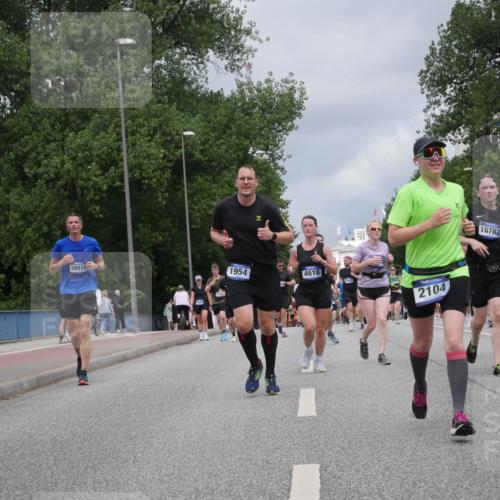 29.06.2025 - hella hamburg halbmarathon Luisa Fischer http://msf.ph/oto/8463906 29.06.2025 10:40:36 Kennedybrücke 18918, 1954, 4618, 18843, 2104, 16782, 480, 7544, 160, 1276, 1339, 1819, 2104, 2199, 2272, 2480, 4347, 4442, 4618, 5146, 5640, 5940, 6243, 6584, 6821, 7085, 7544, 8758, 10476 meine-sportfotos.de