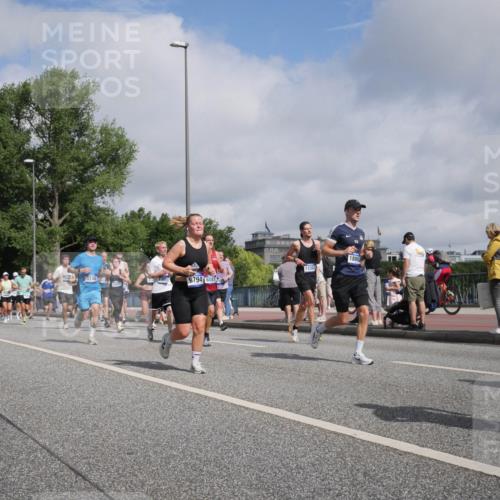 29.06.2025 - hella hamburg halbmarathon Luisa Fischer http://msf.ph/oto/8463930 29.06.2025 09:55:58 Kennedybrücke 3146, 54, 13051, 9794, 6081, 13303, 18862, 1558, 1759, 2234, 2365, 2402, 2623, 3146, 4091, 4310, 4553, 5022, 5692, 6081, 6203, 6375, 6460, 7322, 7450, 9303, 9305, 9544, 9794 meine-sportfotos.de