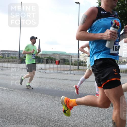 29.06.2025 - hella hamburg halbmarathon Lena Gebhardt http://msf.ph/oto/8463950 29.06.2025 09:55:03 Lombardsbrücke 539, 4, 188, 1200, 1683, 1696, 1817, 1942, 2207, 2222, 2274, 2287, 2367, 2411, 2592, 2596, 2670, 2816, 2955, 3208, 3209, 3258, 3435, 3747, 4093, 4121, 4189, 4832, 5102, 5399, 5447, 5638, 5705, 5884, 6027, 6158, 6290, 6389, 6662, 6723, 6836, 6923, 6938, 6978, 6991, 7052, 7087, 7335, 7659, 7908, 8117, 8371, 8437, 8482, 8487, 8657, 8693, 8889, 8916, 8981, 9031, 9038, 9051, 9093, 9159, 9476, 9661, 9710, 9869, 9924, 9931, 11333 meine-sportfotos.de