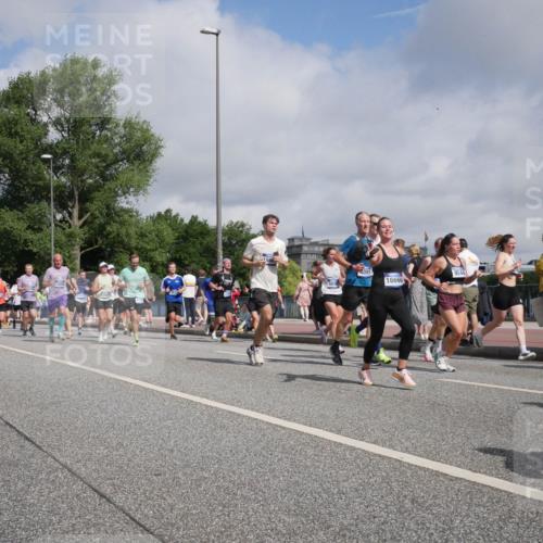 29.06.2025 - hella hamburg halbmarathon Luisa Fischer http://msf.ph/oto/8464006 29.06.2025 09:56:01 Kennedybrücke 96725, 166, 40917, 9544, 16666, 1759, 2234, 2365, 2402, 2623, 3146, 3186, 4091, 4310, 4553, 5022, 5692, 6081, 6203, 6375, 6460, 7448, 9303, 9305, 9544, 9794 meine-sportfotos.de