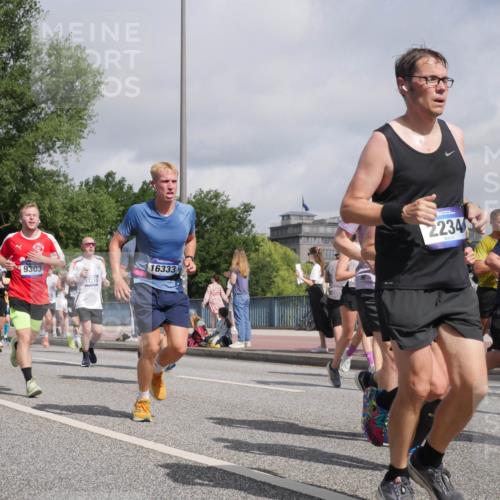 29.06.2025 - hella hamburg halbmarathon Luisa Fischer http://msf.ph/oto/8464156 29.06.2025 09:56:06 Kennedybrücke 7960, 9303, 17718, 16333, 2234, 6375, 93, 2234, 2365, 2623, 3004, 3186, 4310, 4553, 5022, 5692, 6071, 6203, 6375, 6460, 6903, 7448, 9126, 9303, 9305 meine-sportfotos.de
