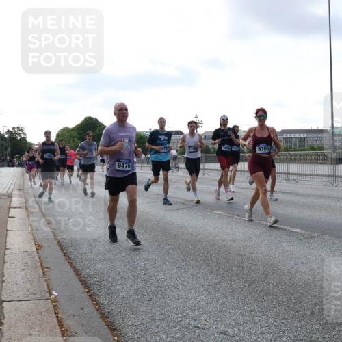 29.06.2025 - hella hamburg halbmarathon Lena Gebhardt http://msf.ph/oto/8464264 29.06.2025 09:55:04 Lombardsbrücke 16539, 9931, 5705, 9476, 1200, 1683, 1696, 1817, 1942, 2207, 2222, 2274, 2287, 2367, 2411, 2592, 2596, 2670, 2816, 2955, 3208, 3209, 3258, 3435, 3747, 4093, 4121, 4189, 4832, 5102, 5399, 5447, 5638, 5705, 5884, 6027, 6158, 6290, 6389, 6662, 6723, 6836, 6923, 6938, 6978, 6991, 7052, 7335, 7659, 7908, 8117, 8371, 8437, 8482, 8487, 8657, 8693, 8889, 8916, 8981, 9031, 9038, 9051, 9093, 9159, 9476, 9661, 9710, 9869, 9924, 9931, 11333 meine-sportfotos.de