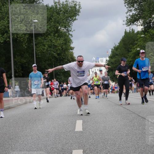29.06.2025 - hella hamburg halbmarathon Luisa Fischer http://msf.ph/oto/8464305 29.06.2025 10:40:48 Kennedybrücke 4996, 4097, 16837, 14915, 11183, 76, 7124, 5522, 5523, 1337, 1799, 2016, 2031, 2853, 4442, 4762, 5522, 5523, 7124, 7544, 8499, 8843, 8985, 9288, 10159, 10836 meine-sportfotos.de
