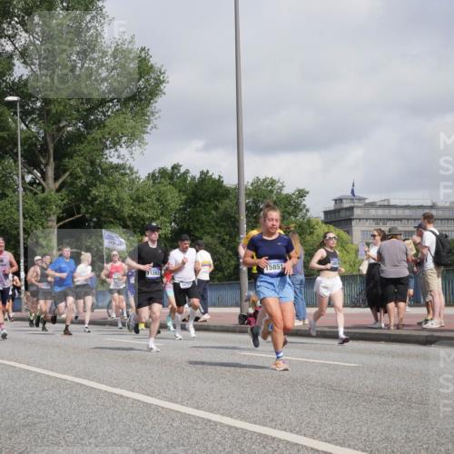 29.06.2025 - hella hamburg halbmarathon Luisa Fischer http://msf.ph/oto/8464493 29.06.2025 09:56:16 Kennedybrücke 6575, 1905, 11283, 15851, 9633, 18638, 2890, 3004, 4949, 5460, 6282, 6388, 6575, 6903, 7167, 7480, 7734, 9030, 9043, 9126, 9200, 9633, 9723 meine-sportfotos.de