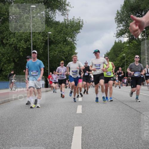 29.06.2025 - hella hamburg halbmarathon Luisa Fischer http://msf.ph/oto/8464526 29.06.2025 10:40:55 Kennedybrücke 4097, 6190, 8985, 45, 13077, 10836, 8811, 11183, 17389, 6955, 1337, 1475, 2016, 2853, 4762, 5522, 5523, 6955, 7124, 7321, 8811, 8985, 9894, 10506, 10836 meine-sportfotos.de