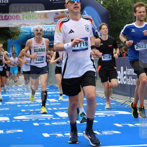 29.06.2025 - hella hamburg halbmarathon Strokosch-Dieckow http://msf.ph/oto/8464546 29.06.2025 10:47:11 Ziel 1460, 2623, 4093, 6134, 6168, 6203, 6373, 6700, 6716, 7480, 7908, 10208, 10211, 12579, 13007, 13672, 15684, 16286, 17718, 17915, 18856 meine-sportfotos.de