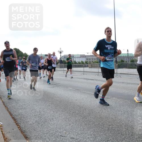 29.06.2025 - hella hamburg halbmarathon Lena Gebhardt http://msf.ph/oto/8464608 29.06.2025 09:55:05 Lombardsbrücke 10863, 13666, 15, 15871, 11333, 1608, 1031, 1749, 1200, 1683, 1696, 1817, 1942, 2207, 2222, 2274, 2287, 2367, 2411, 2592, 2596, 2816, 2955, 3208, 3209, 3258, 3435, 3747, 4093, 4121, 4189, 4832, 5102, 5399, 5447, 5638, 5705, 5884, 6027, 6158, 6290, 6389, 6662, 6723, 6836, 6923, 6938, 6978, 6991, 7052, 7335, 7659, 7908, 8117, 8371, 8437, 8482, 8487, 8657, 8693, 8889, 8916, 8981, 9031, 9038, 9051, 9093, 9159, 9476, 9661, 9710, 9869, 9924, 9931, 11333 meine-sportfotos.de