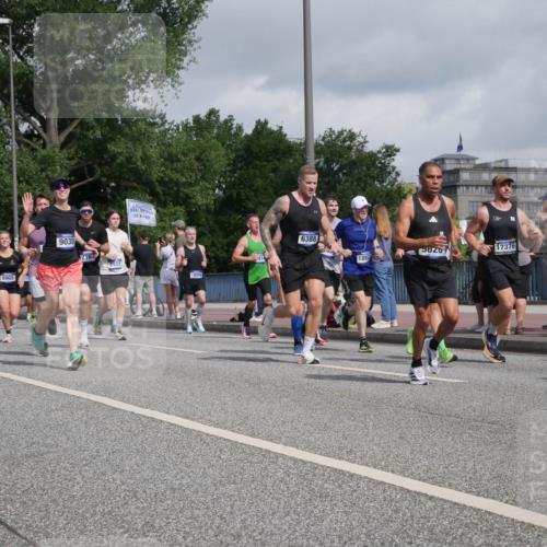 29.06.2025 - hella hamburg halbmarathon Luisa Fischer http://msf.ph/oto/8464620 29.06.2025 09:56:23 Kennedybrücke 9965, 9030, 7167, 2937, 19, 05, 6388, 96267, 17376, 1892, 1466, 2270, 2937, 3414, 3852, 4235, 4247, 4949, 5115, 5362, 5460, 5532, 5650, 6282, 6388, 6575, 7167, 7385, 7480, 7734, 9030, 9043, 9200, 9723, 9965 meine-sportfotos.de