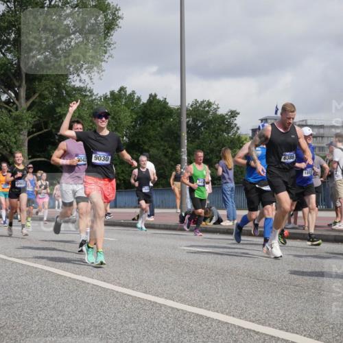 29.06.2025 - hella hamburg halbmarathon Luisa Fischer http://msf.ph/oto/8464667 29.06.2025 09:56:24 Kennedybrücke 9965, 16624, 13713, 466, 7385, 2043, 9030, 1806, 341, 6388, 1892, 1466, 2270, 2937, 3414, 3852, 4235, 4247, 4949, 5115, 5362, 5460, 5532, 5650, 6282, 6388, 7167, 7385, 7480, 7734, 8023, 9030, 9043, 9200, 9723, 9965, 10792 meine-sportfotos.de