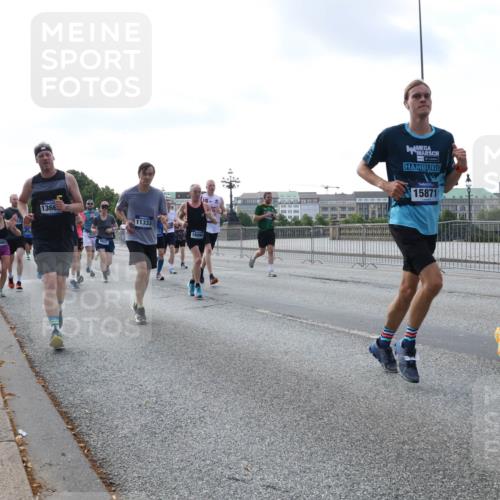 29.06.2025 - hella hamburg halbmarathon Lena Gebhardt http://msf.ph/oto/8464687 29.06.2025 09:55:05 Lombardsbrücke 1366, 1031, 11333, 16086, 15, 1749, 15871, 1200, 1683, 1696, 1817, 1942, 2207, 2222, 2274, 2287, 2367, 2411, 2592, 2596, 2816, 2955, 3208, 3209, 3258, 3435, 3747, 4093, 4121, 4189, 4832, 5102, 5399, 5447, 5638, 5705, 5884, 6027, 6158, 6290, 6389, 6662, 6723, 6836, 6923, 6938, 6978, 6991, 7052, 7335, 7659, 7908, 8117, 8371, 8437, 8482, 8487, 8657, 8693, 8889, 8916, 8981, 9031, 9038, 9051, 9093, 9159, 9476, 9661, 9710, 9869, 9924, 9931, 11333 meine-sportfotos.de