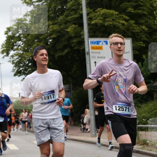 29.06.2025 - hella hamburg halbmarathon Yannick Fuchs http://msf.ph/oto/8464689 29.06.2025 10:57:04 20KM 1126, 1420, 1427, 1531, 1881, 2447, 2582, 2683, 2911, 3182, 3248, 3625, 4389, 4538, 4665, 5058, 5511, 5653, 5708, 5763, 6142, 6966, 7453, 8068, 8176, 8469, 8478, 8721, 9306, 9554, 9899, 11310, 11402, 12004, 12008, 12571, 12836, 12978, 13739, 13874, 13939, 14677, 14917, 16371, 16420, 16540, 17045, 17119, 17818, 17890, 18359, 18452, 18999, 19241 meine-sportfotos.de