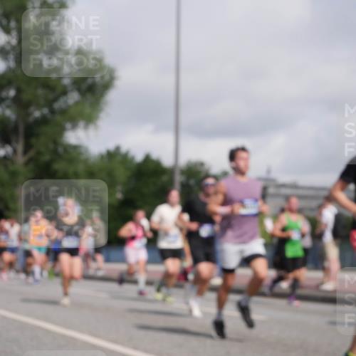29.06.2025 - hella hamburg halbmarathon Luisa Fischer http://msf.ph/oto/8464722 29.06.2025 09:56:25 Kennedybrücke 1466, 2270, 2516, 2937, 3414, 3852, 4140, 4235, 4247, 4949, 5115, 5362, 5460, 5528, 5532, 5650, 6388, 7167, 7385, 8023, 9030, 9043, 9200, 9723, 9965, 10792 meine-sportfotos.de