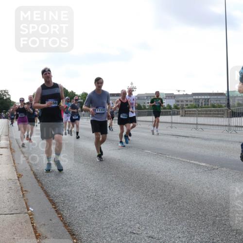 29.06.2025 - hella hamburg halbmarathon Lena Gebhardt http://msf.ph/oto/8464725 29.06.2025 09:55:06 Lombardsbrücke 10868, 66, 11333, 16086, 15871, 1200, 1683, 1696, 1817, 2207, 2222, 2274, 2287, 2367, 2411, 2592, 2596, 2816, 2955, 3208, 3209, 3258, 3435, 3747, 4093, 4121, 4189, 4832, 5102, 5399, 5447, 5638, 5705, 5884, 6027, 6158, 6290, 6389, 6662, 6723, 6836, 6923, 6938, 6978, 6991, 7052, 7335, 7659, 7908, 8117, 8371, 8437, 8482, 8487, 8657, 8693, 8889, 8916, 8981, 9031, 9038, 9051, 9093, 9159, 9476, 9661, 9710, 9869, 9924, 9931, 11333 meine-sportfotos.de