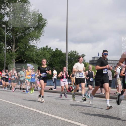 29.06.2025 - hella hamburg halbmarathon Luisa Fischer http://msf.ph/oto/8464733 29.06.2025 09:56:26 Kennedybrücke 5532, 05, 2, 18718, 1466, 9965, 5362, 2937, 180, 7167, 904, 1466, 2270, 2516, 2937, 3414, 3852, 4140, 4235, 4247, 4949, 5115, 5362, 5460, 5528, 5532, 5650, 6388, 7167, 7385, 8023, 9030, 9043, 9200, 9723, 9965, 10792 meine-sportfotos.de